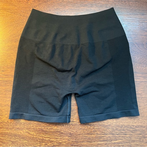 alphalete amplify gravity short - Picture 3 of 6